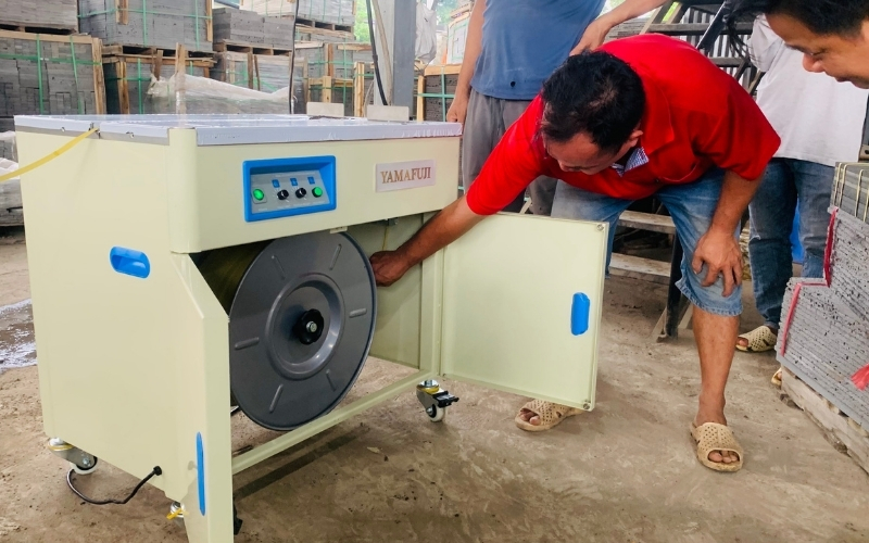 Máy đóng đai thùng bị treo hoặc không khởi động